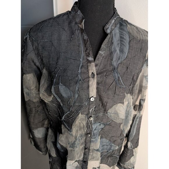 Coldwater Creek Sheer Black & Gray Floral Crinkled Button-Up Shirt - PM (10-12) - Picture 2 of 11